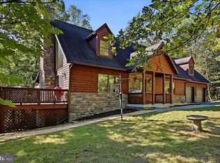 323 Colonial Dr, Berkeley Springs, WV 25411