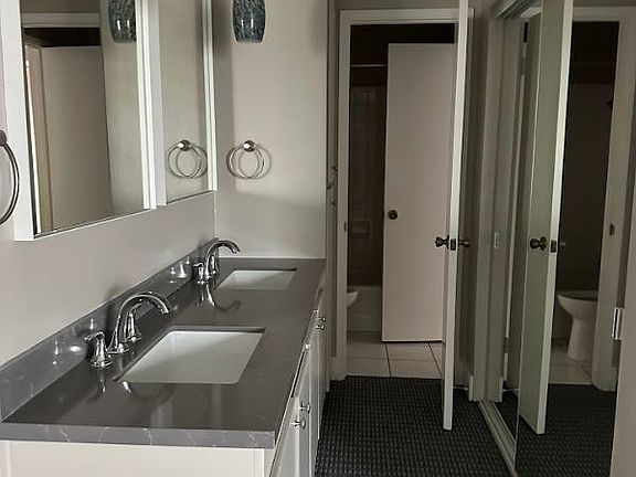 2nd image of 215 W Grape St #5