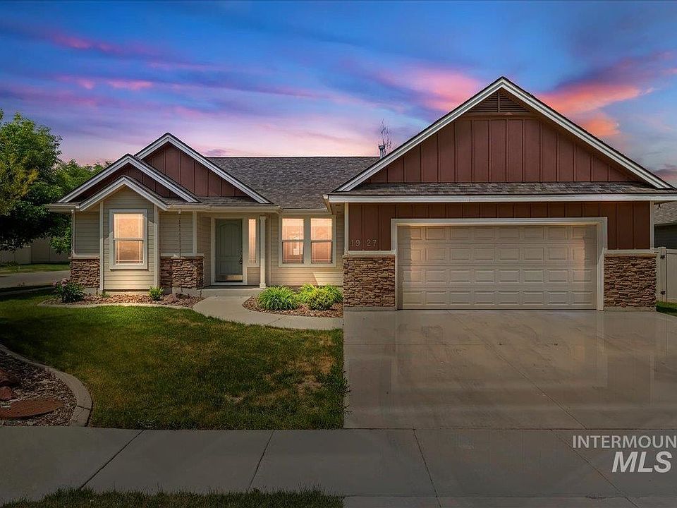 1st image of 1927 Sandcrest Dr