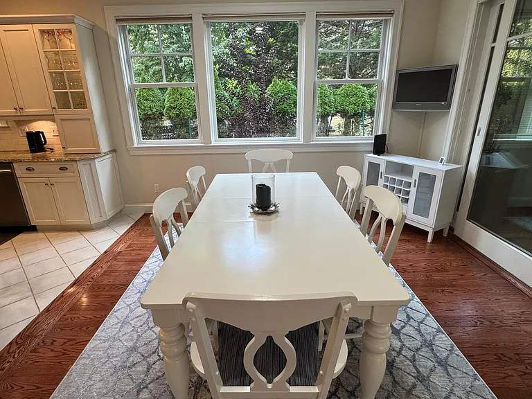 91 Beach Rd — Photo 9