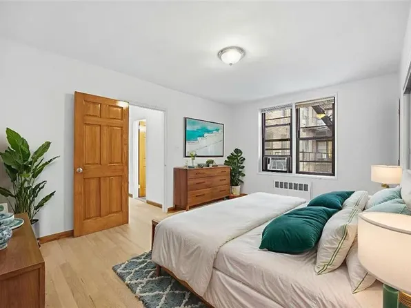 3101 Ocean Parkway image 4 of 21