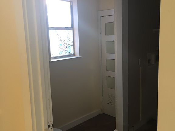 2nd image of 409 W Franklin St APT 4
