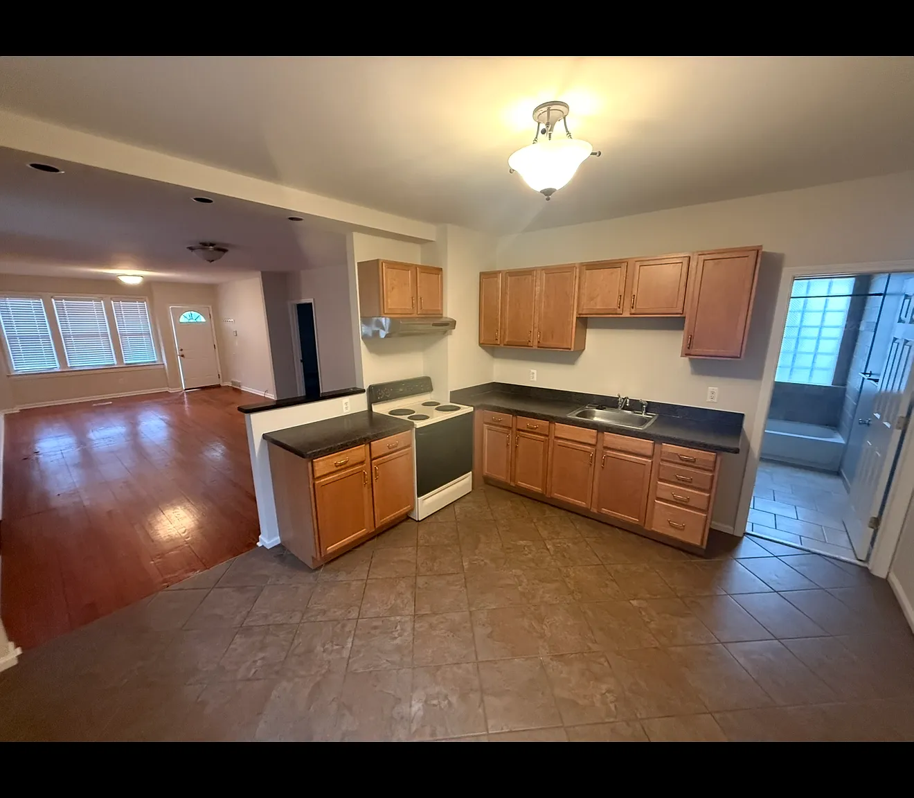 2 bed, 800 sqft, $1,100 — Photo 1