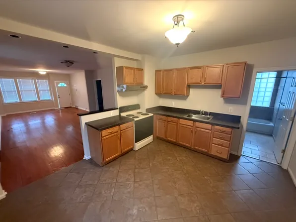 2613 Commor St Floor 1, Hamtramck, MI 48212