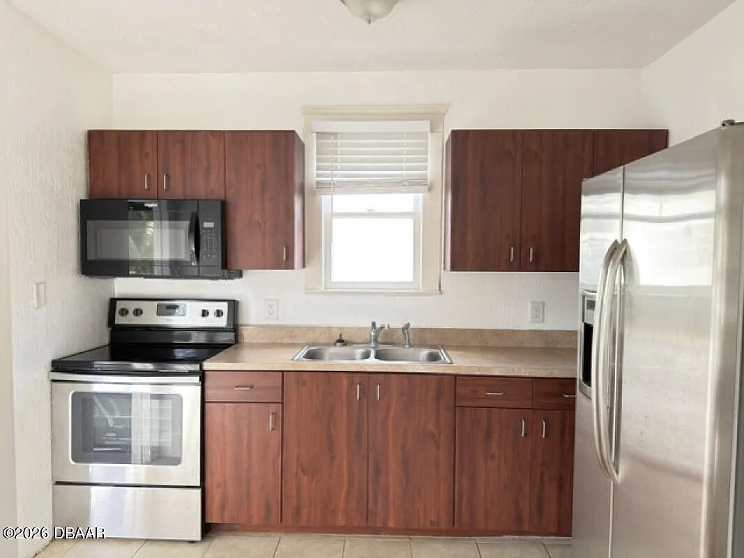 2 bed, 1.0 bath, 792 sqft, $1,650 — Photo 3