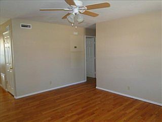 5th image of 1212 Dove Hollow Ln