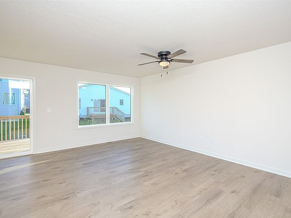 3rd image of 1832 Gordon Ct