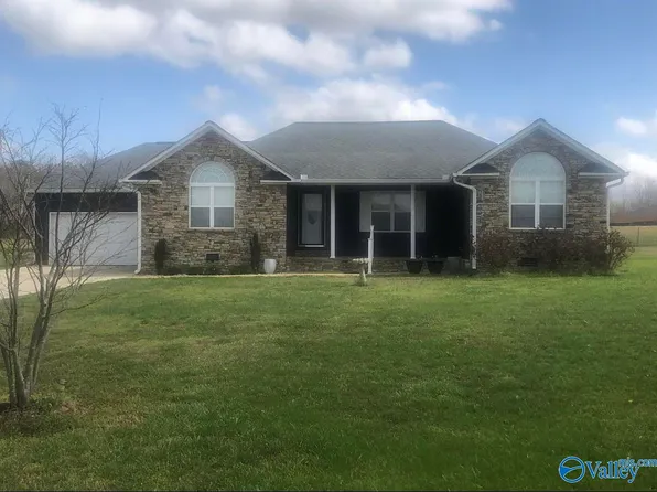 108 Bryan Dr, Fyffe, AL 35971