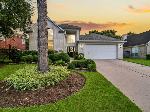 6702 Springcrest Dr, Sugar Land, TX 77479