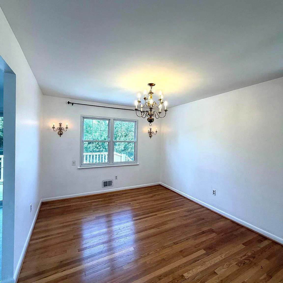 4 bed, 3.0 bath, 1763 sqft, $3,300 — Photo 4