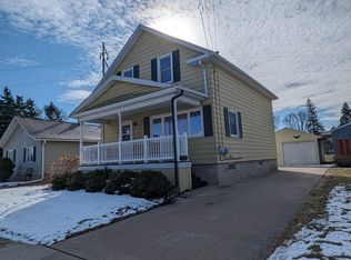 825 W 8th Ave, Oshkosh, WI 54902