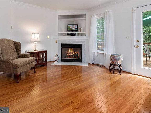 4th image of 639 Bellerive Ct