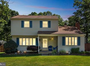 46 Fox Chase Dr, Blackwood, NJ 08012