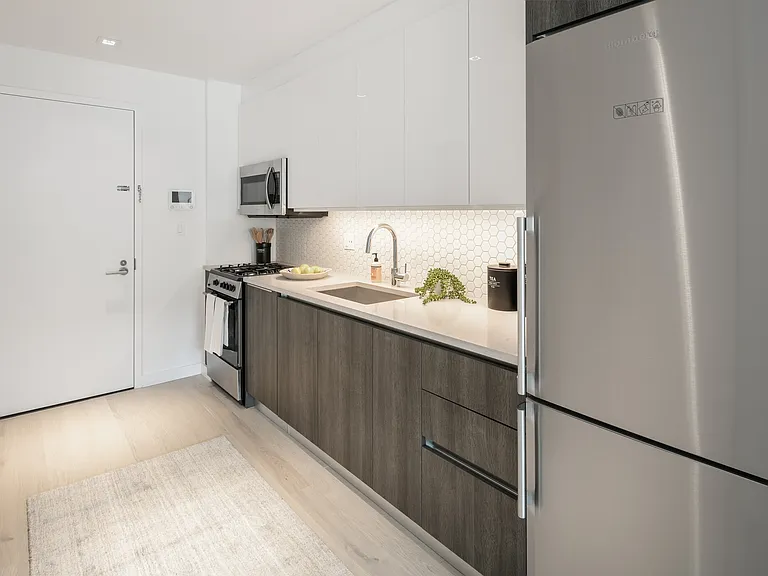 178 N 11th St #5F — Photo 4