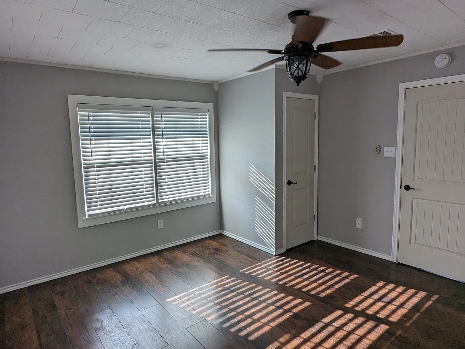 502 N Caney Dr — Photo 4