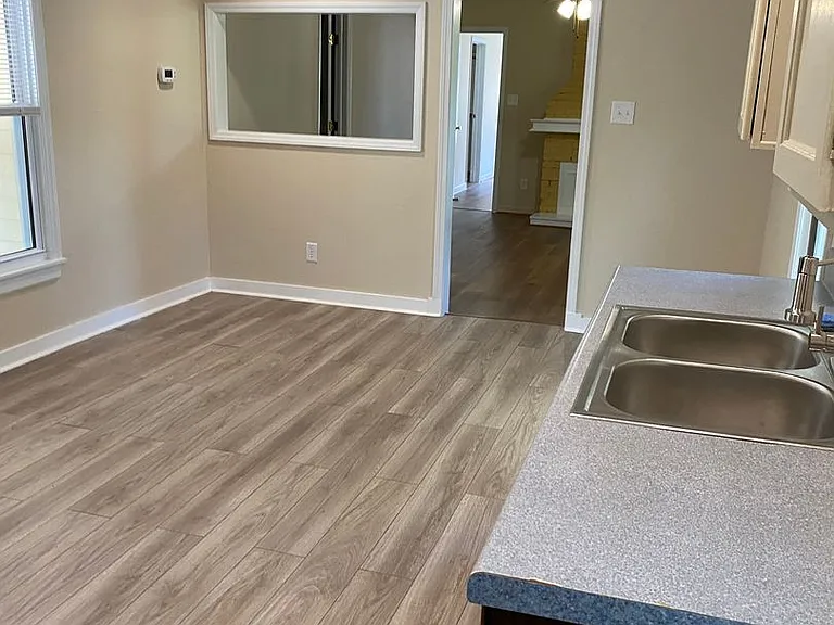 802 N B St #3 — Photo 5