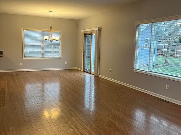 4th image of 2261 Forest Hills Ave SE