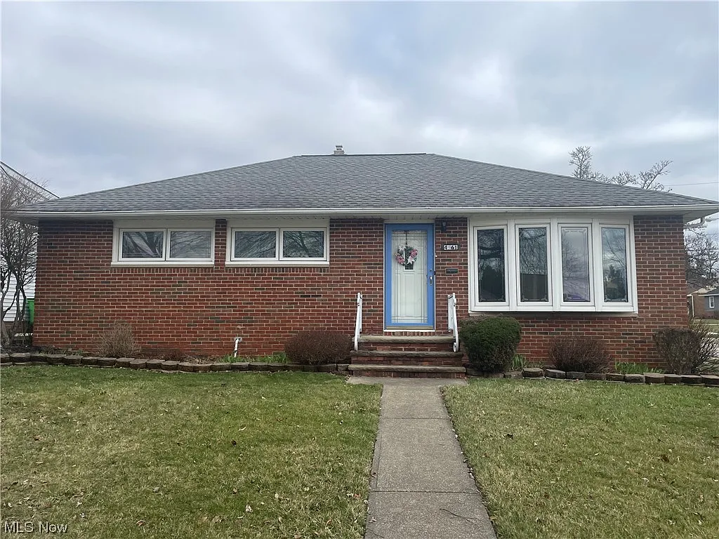 4561 Joyce Ave photo 1
