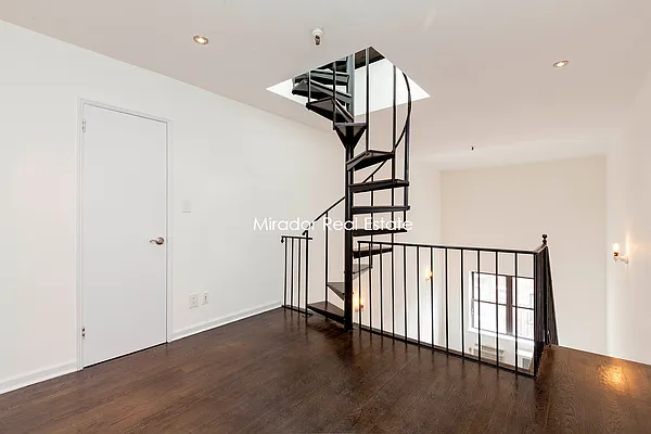 Rented by Mirador Real Estate | media 35