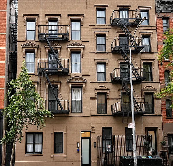 404 W 51st St #4A — Photo 11