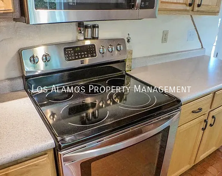 407 Rover Blvd — Photo 13