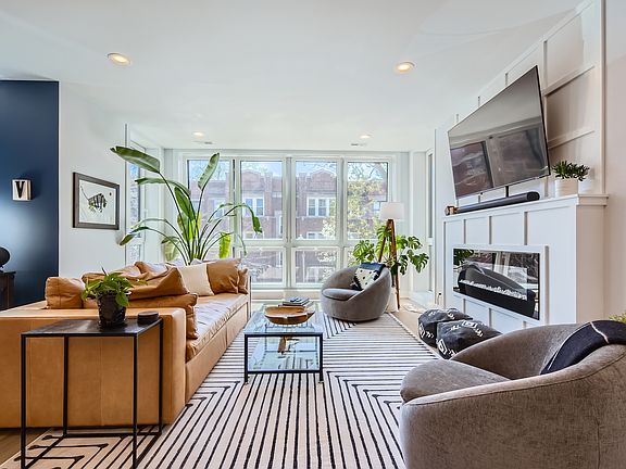 3rd image of 1462 W Winnemac Ave #2