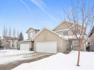 7 E Everglade Cir SW, Calgary, AB T2Y 4M7