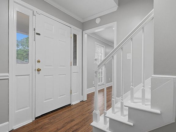 2nd image of 2207 Vineyard Ct