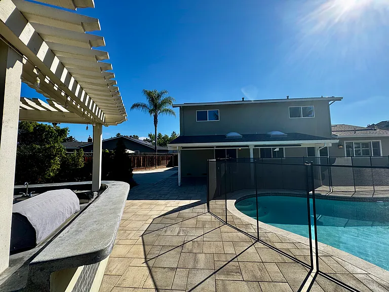 1318 Deb Ct — Photo 30