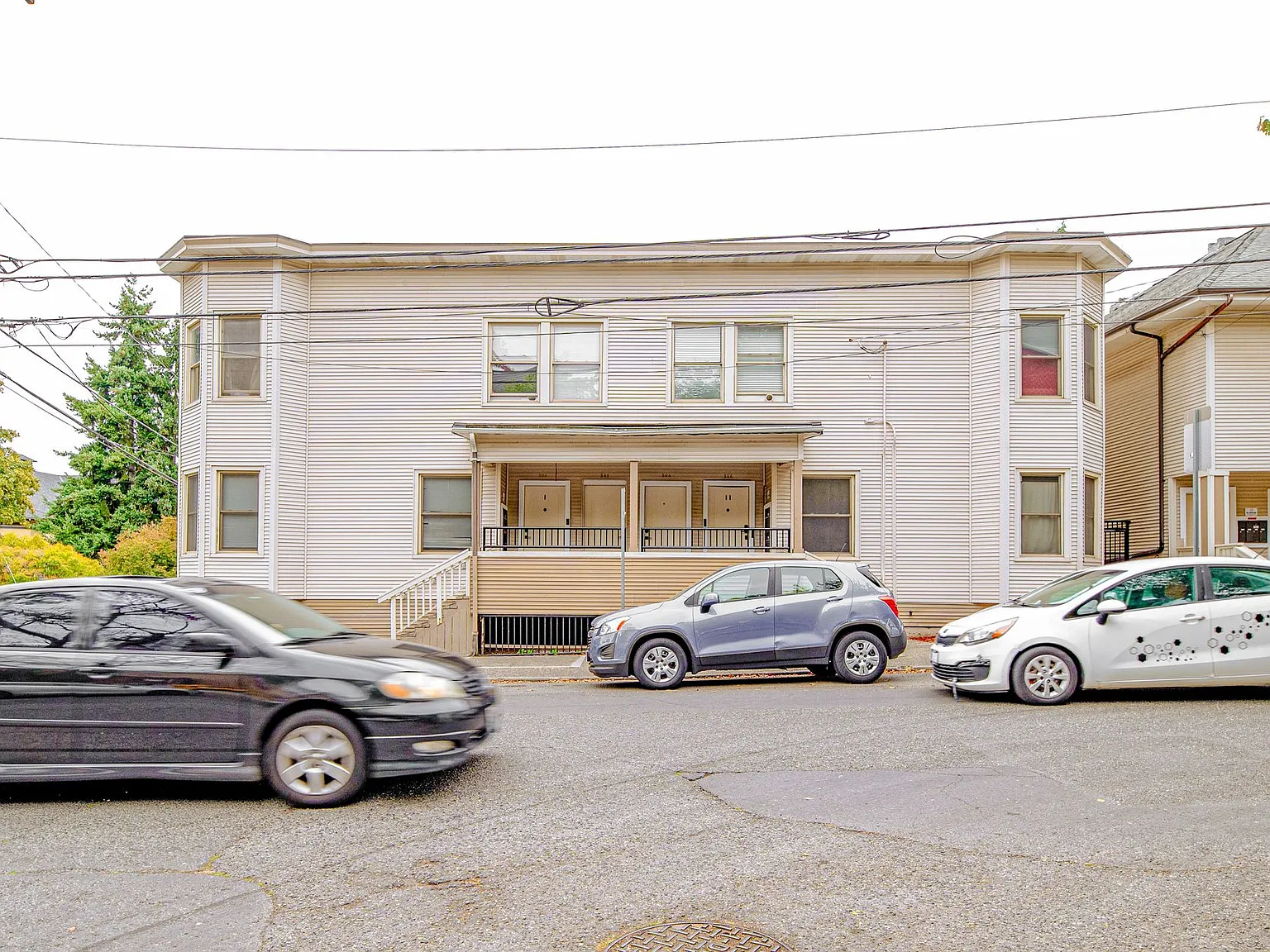 East Union Apartments | Updated Homes Steps from Pike/Pine — Photo 1
