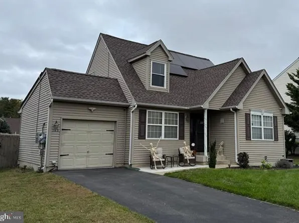 149 Tradewinds Dr, Mount Royal, NJ 08061