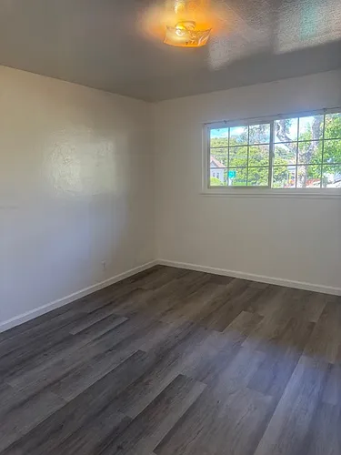 1255 E St Photo 1