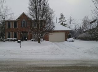 1028 Devonshire Dr S, Sycamore, IL 60178