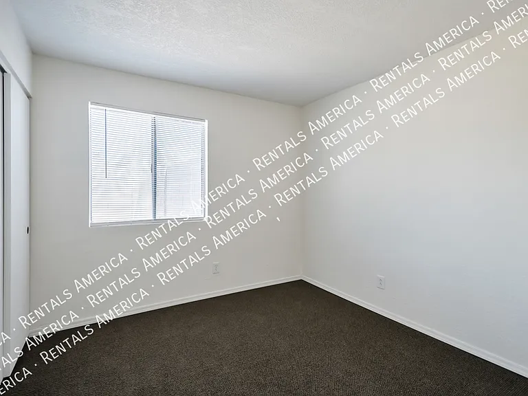 552 W Kilarea Ave — Photo 6