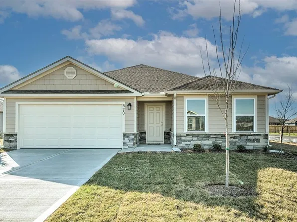 520 SE Laurel Dr, Blue Springs, MO 64014