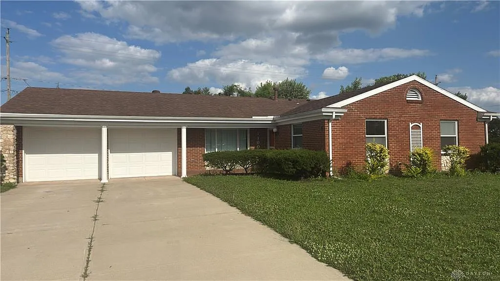 4 bed, 2.0 bath, 1579 sqft, $2,000 — Photo 2