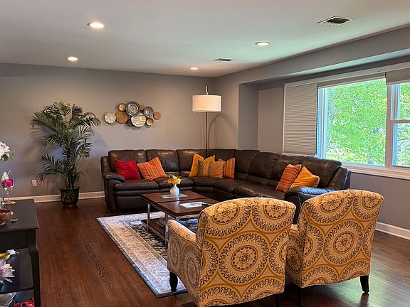 4th image of 40 Rumson Rd
