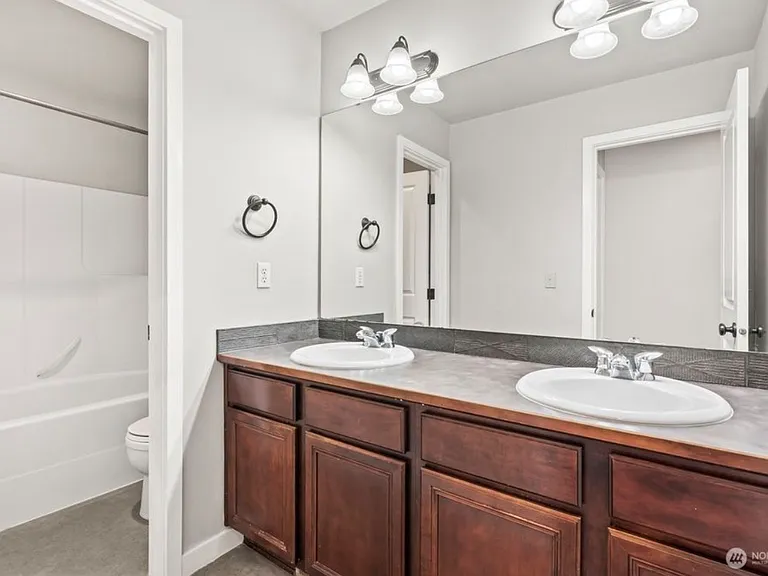 8418 153rd St E — Photo 25