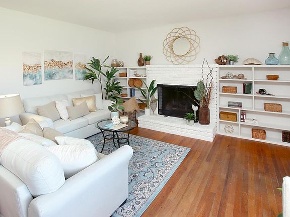 5th image of 108 Carol Ave