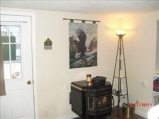 5th image of 84 Hammond St