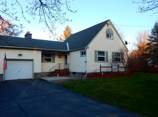 200 Meadowbrook Rd, Queensbury, NY 12804