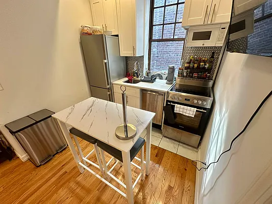 Rented by J PRESTON AND ASSOCIATES INC | media 3