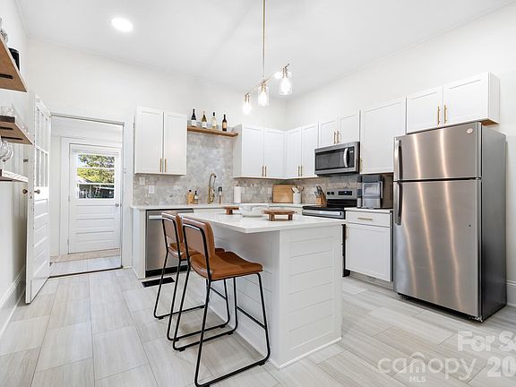 5th image of 102 Madora St