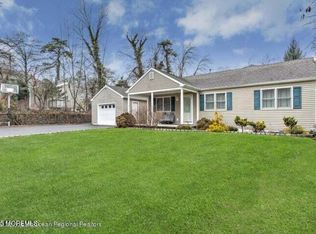 137 Carasaljo Dr, Lakewood, NJ 08701