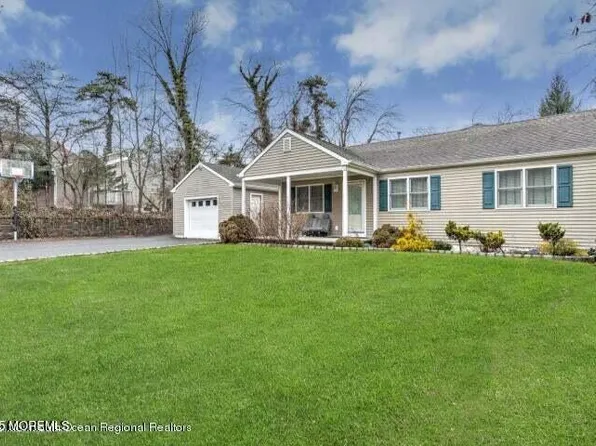 137 Carasaljo Drive, Lakewood, NJ 08701