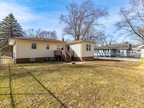 5th image of 539 S Rensselaer St