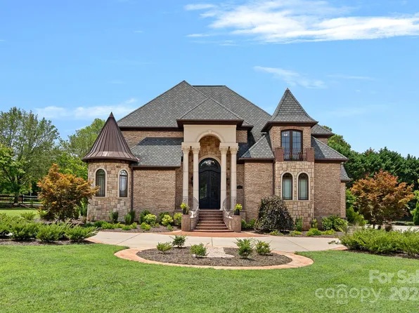 5205 Sabre Dr, Kannapolis, NC 28081