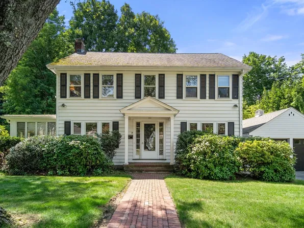 7 Grantland Rd, Wellesley, MA 02481