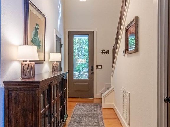 5th image of 48 Allspice Ct