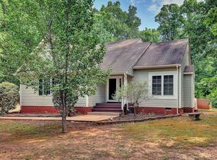 1872 Fairpine Dr, Powhatan, VA 23139